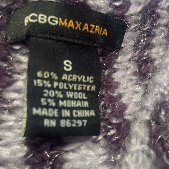 BCBG MAX AZRIA Light/Dark Purple V-Neck Long Sleeve Sweater Size Small - Picture 5 of 5